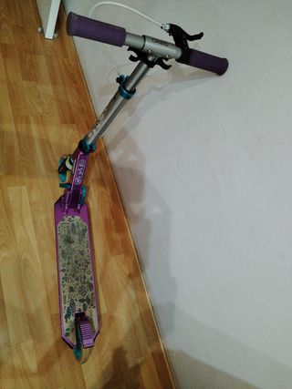 Patinete Decathlon Morado y Azul