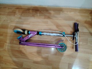 Patinete Decathlon Morado y Azul