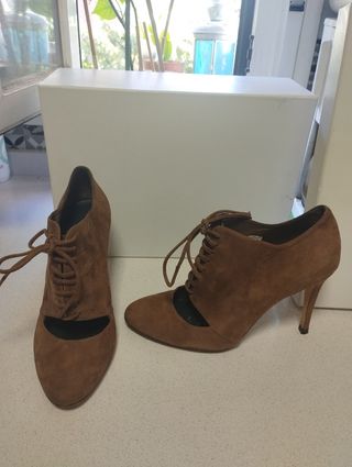 Zapatos de tacón Carolina Herrera ante marrón tall