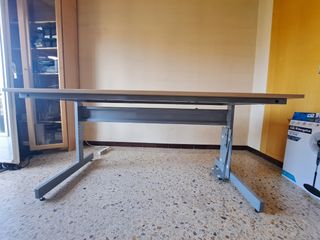 Mesa de despacho madera y metal