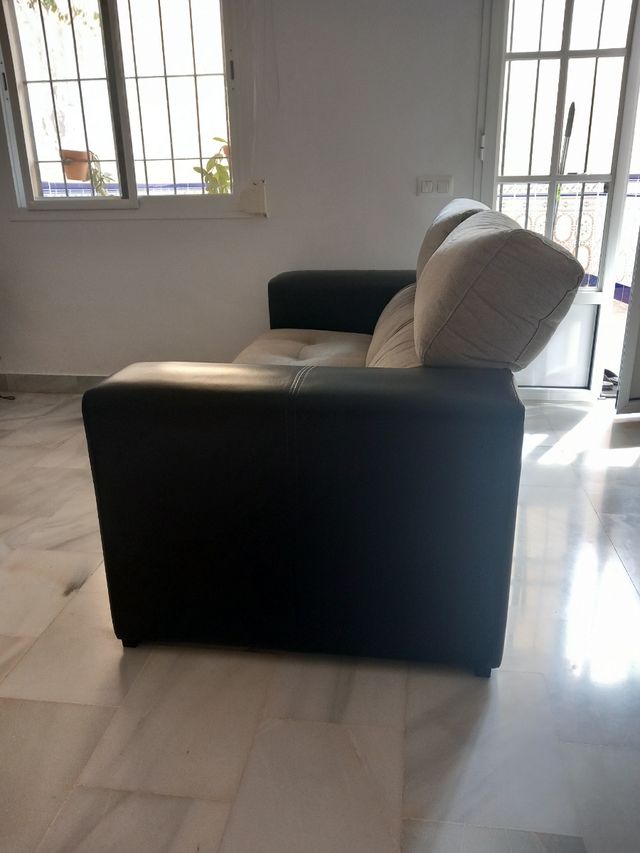 Sofá 2 plazas beige y negro