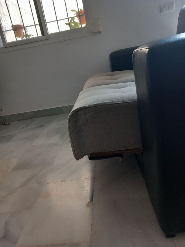 Sofá 2 plazas beige y negro