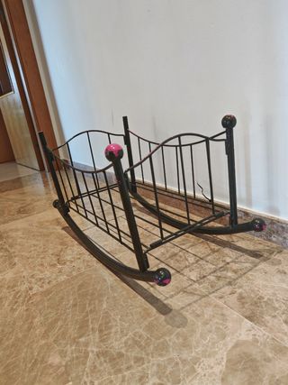 Cuna para muñecos
