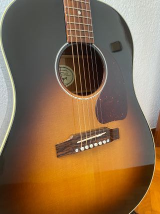 Gibson J-45 Standard Vintage Sunburst 2022