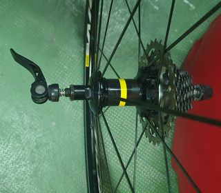 Rueda trasera Mavic Aksium cassette 28''