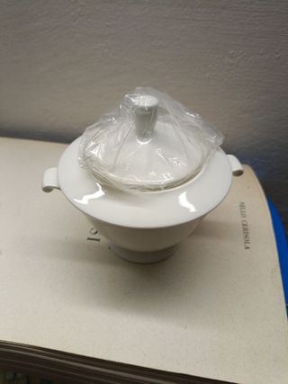 Zuccheriera in ceramica bianca vintage