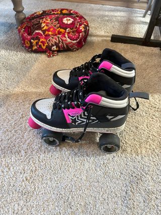 Casco y protecciones para patines