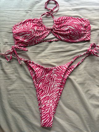 Bikini estampado cebra rosa y blanco