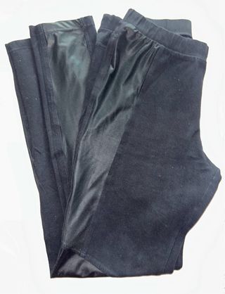 Leggings negros con detalle polipiel