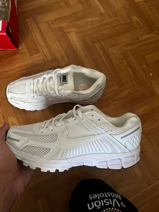 Nike Vomero 5 Blancas