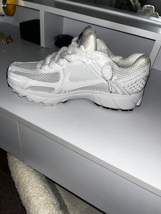 Nike Vomero 5 Blancas