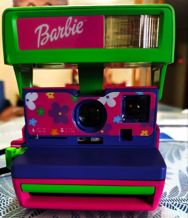 Cámara Polaroid Barbie Ed. Film 600