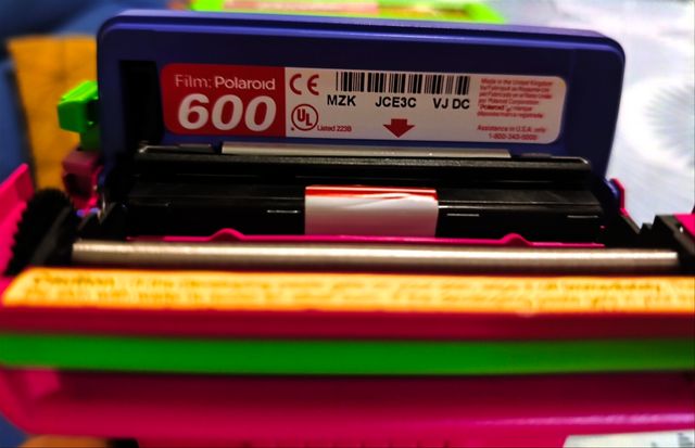 Cámara Polaroid Barbie Ed. Film 600