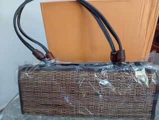 Bolso de paja con flor