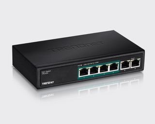 Switch Fast Ethernet PoE+ de 6 puertos