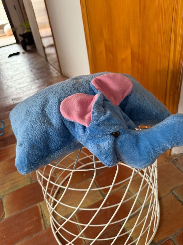 Cuscino in peluche a forma di elefante rosa blu
