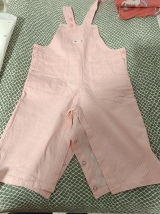 Peto rosa de bebé con rayas