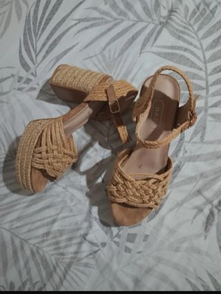 Sandalias esparto cuña talla 40