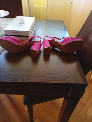 Zapatos de tacón Daniela Vega fucsia talla 41