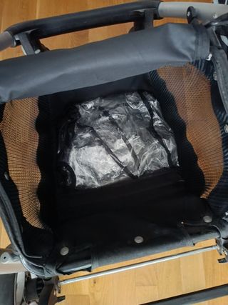 Carro de bebé negro + regalos