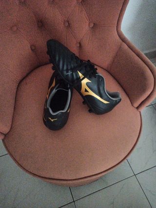 Zapatillas de fútbol Mizuno negras