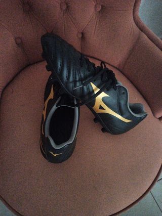 Zapatillas de fútbol Mizuno negras