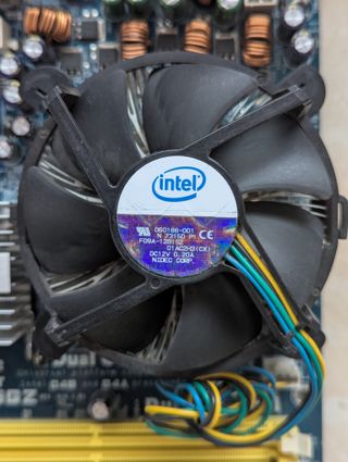 Scheda Madre ASRock 775 + CPU Core2Duo E4300 + 2GB