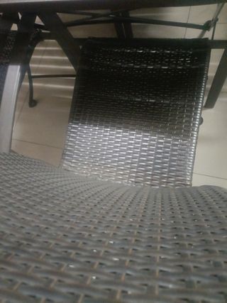 Mesa de teca con 4 sillas