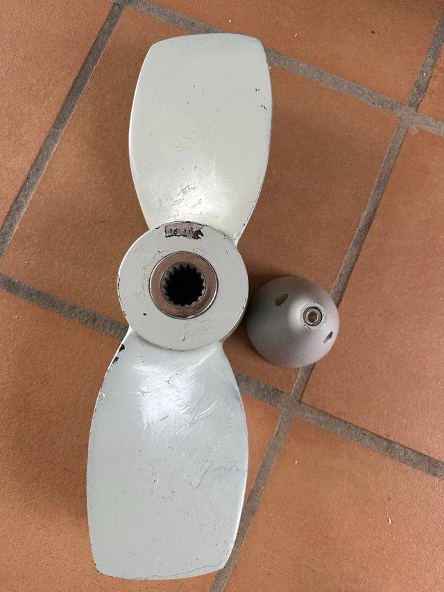 Parafuso de hélice 16 x 11 Barco à Vela