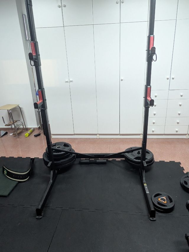 Equipamiento gimnasio.