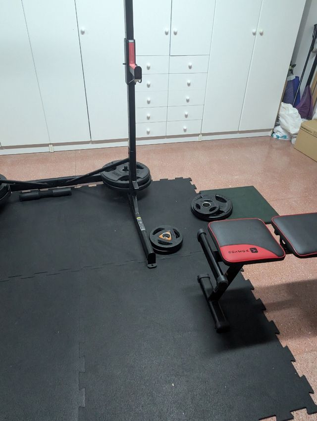 Equipamiento gimnasio.