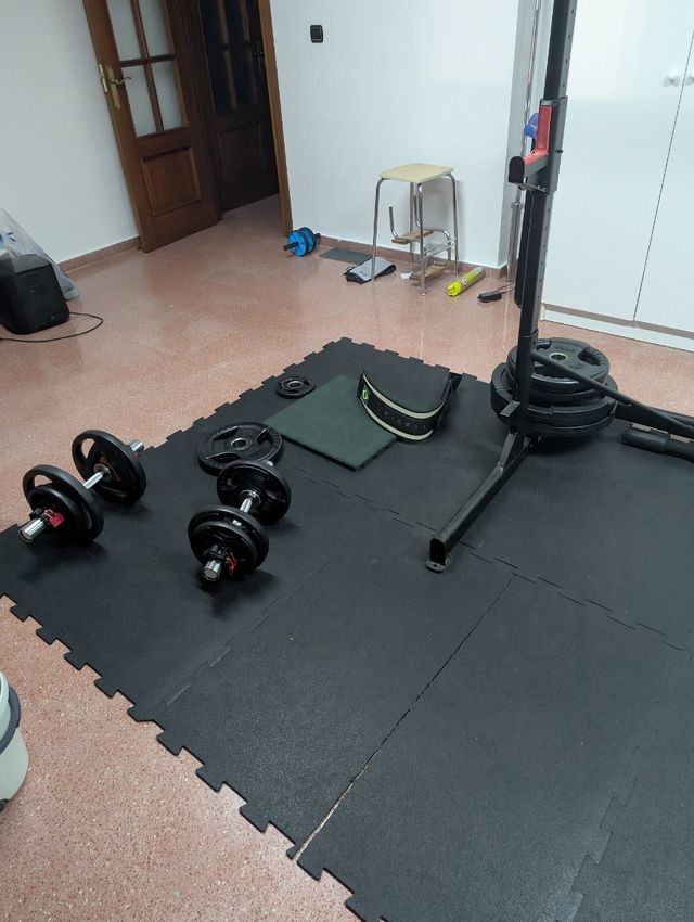 Equipamiento gimnasio.