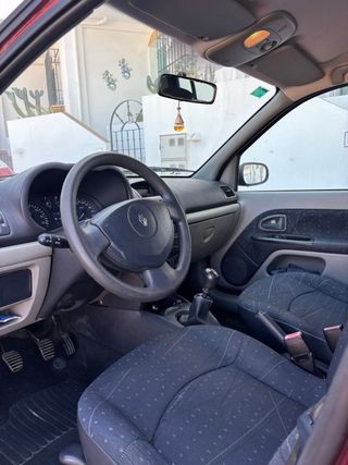 Renault Clio 2002