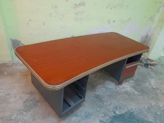 Mesa de despacho años 70