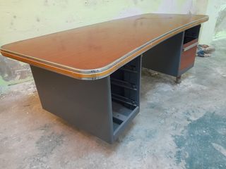 Mesa de despacho años 70