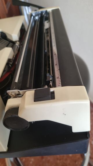 Máquina de escribir Olympia Alphamatic 33