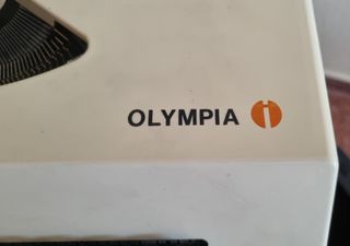 Máquina de escribir Olympia Alphamatic 33