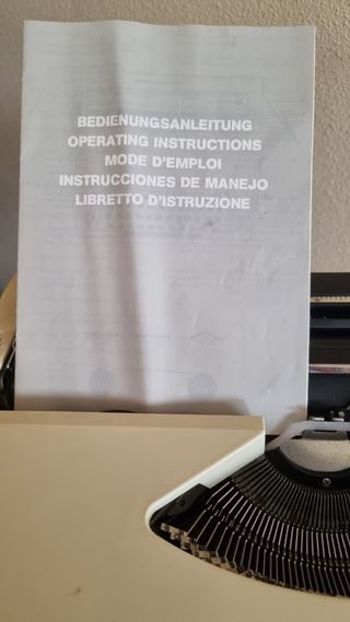 Máquina de escribir Olympia Alphamatic 33