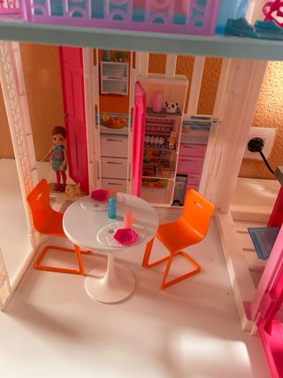 Mansión Barbie con todos los accesorios,
