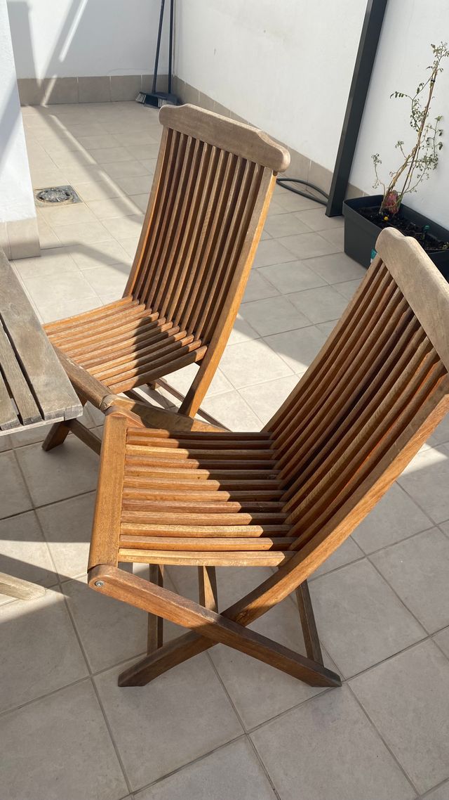 Conjunto mesa y 4 sillas de madera exterior