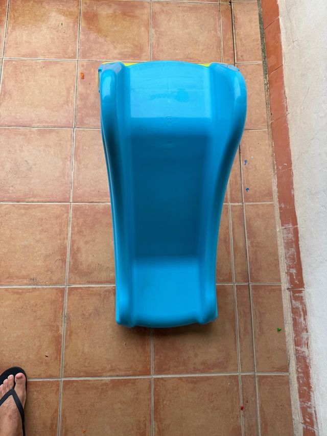 Scivolo blu per bambini