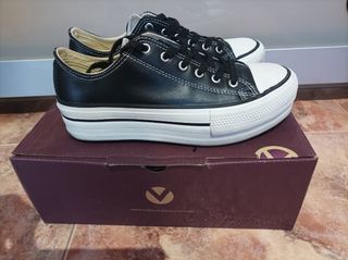 Zapatillas Victoria  plataforma Niña Negras y Blan
