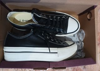 Zapatillas Victoria  plataforma Niña Negras y Blan