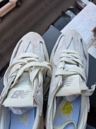 New Balance Beige/Blanco