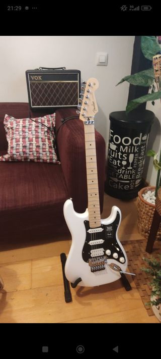 Guitarra Fender Player Stratocaster Floyd Rose HSS