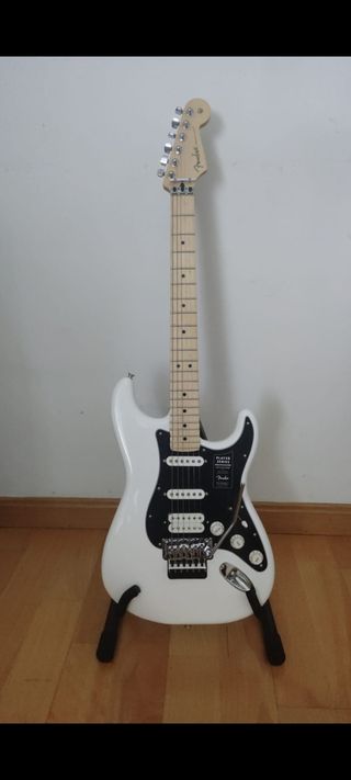 Guitarra Fender Player Stratocaster Floyd Rose HSS