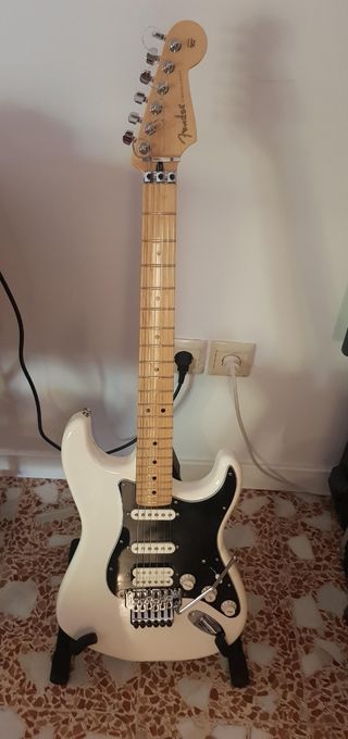 Guitarra Fender Player Stratocaster Floyd Rose HSS