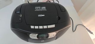 Radio CD/USB/Cassette OK.