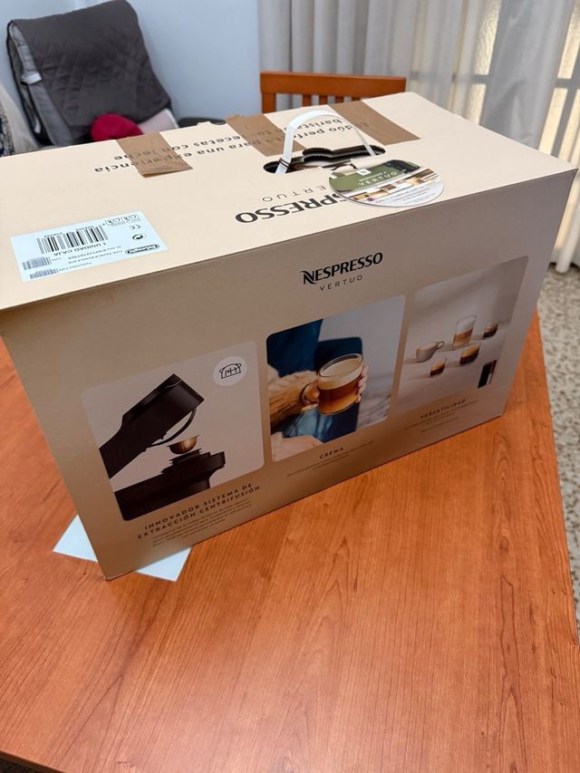 Cafetera Nespresso Vertuo Negra Nueva