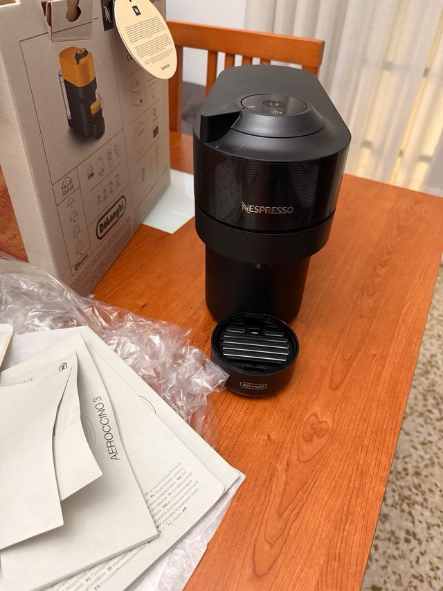 Cafetera Nespresso Vertuo Negra Nueva